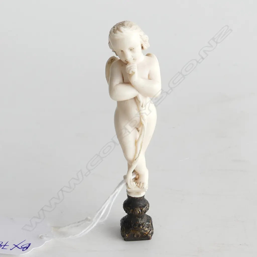 IVORY CARVED ANGEL SEAL H.85mm Image 1++