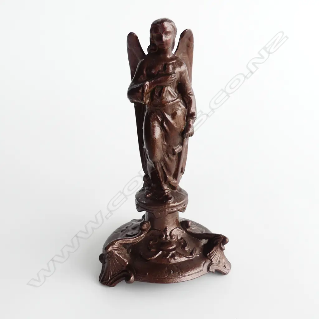 BRONZED SPELTER FIGURE OF AN ANGEL HOLDING A CROSS ON BASE.H 19CM. Image 1++