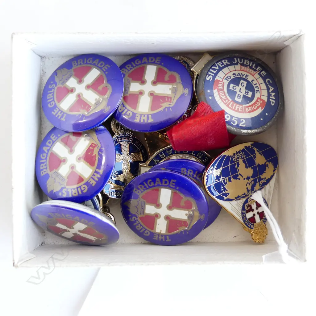 BOX GIRLS BRIGADE BADGES Image 1++