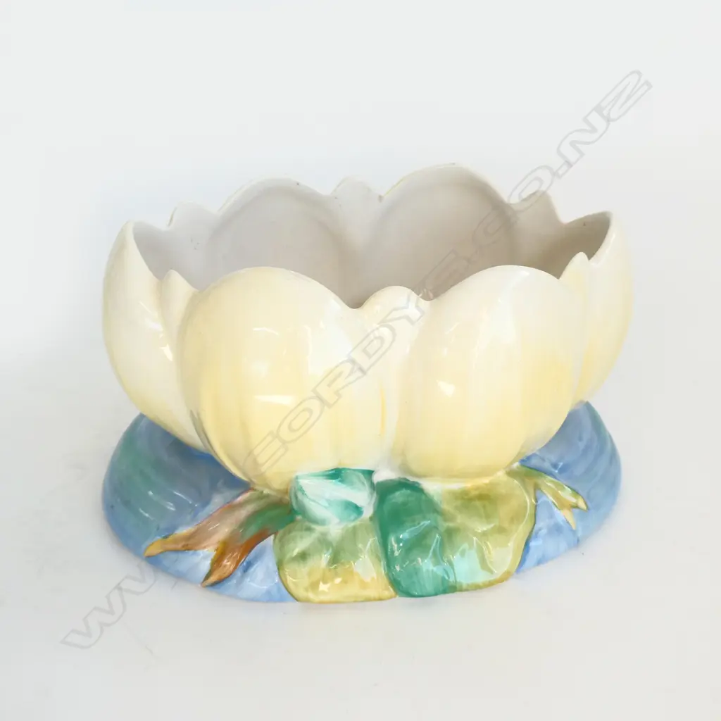 CLARICE CLIFF LATE 1930S 'LILYPAD'  VASE, YELLOW GLAZE TO THE PETALS GOOD EXAMPLE, 170 x 120mm Image 1++