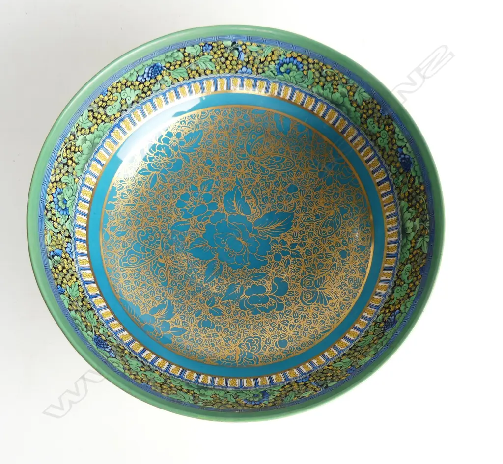 A Royal Doulton bowl Image 1++