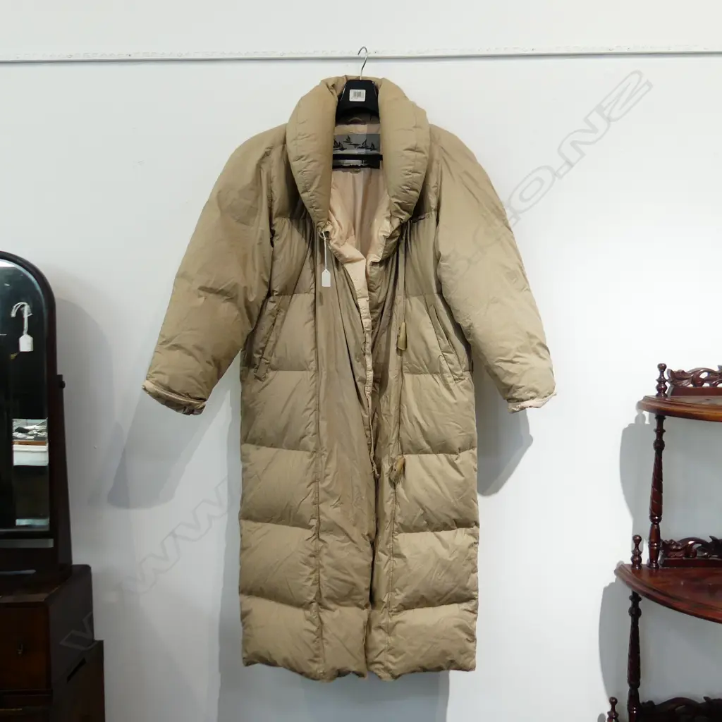 CREAM VINTAGE WHITE GOOSE DOWN COAT SIZE S L 1200mm Image 1++