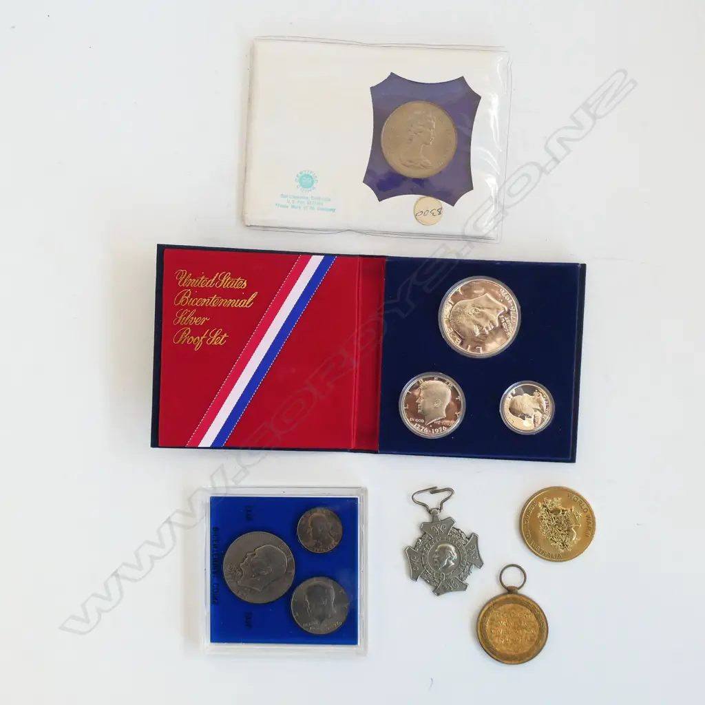3 SILVER COIN SETS, GREAT WAR MEDAL + 60 YEAR SERVICE MEDAL, DUTCH EXPEDITION CROSS Image 1++