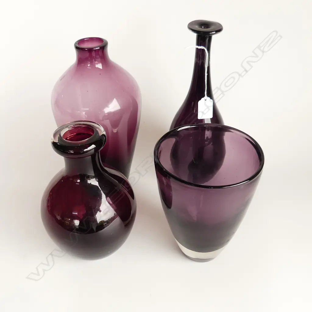 4 PURPLE GLASS VASES H.290mm Image 1++