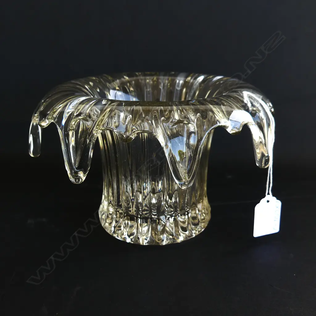 VINTAGE ART DECO SOWERBY GLASS VASE - DIA 210 H. 140mm Image 1++
