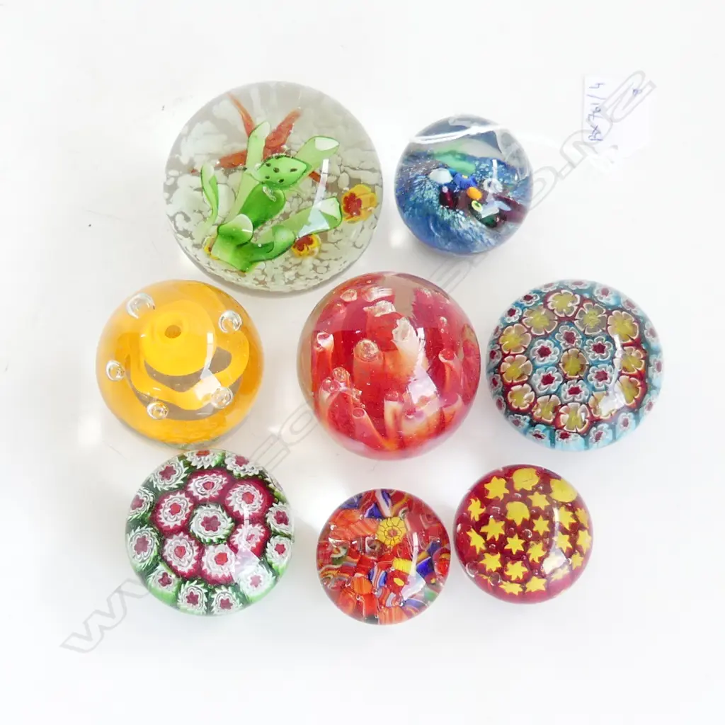 8 SMALL ART GLASS PAPERWEIGHTS (1 PETER VIESNIK) LARGEST 70mm dia Image 1++