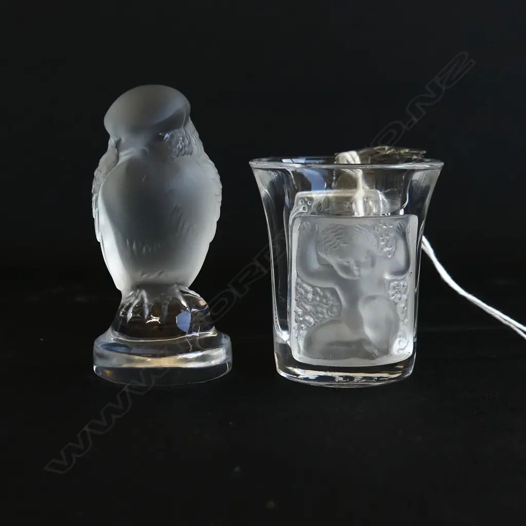 2 PCS LALIQUE GLASS; SMALL BIRD ON STAND (H. 60mm) & ENFANTS SHOT GLASS (H.47mm) BOTH SIGNED Image 1++