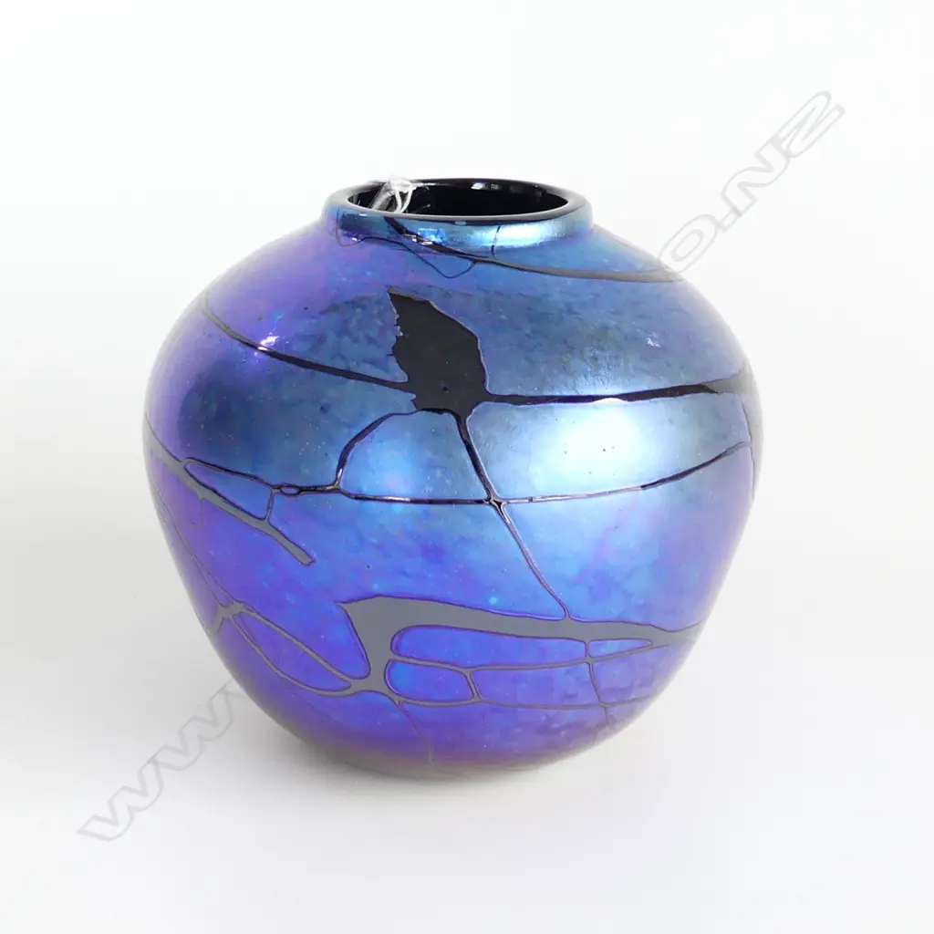 GARY NASH GLASS VASE H. 200mm, SIGNED NASH, 95 Image 1++