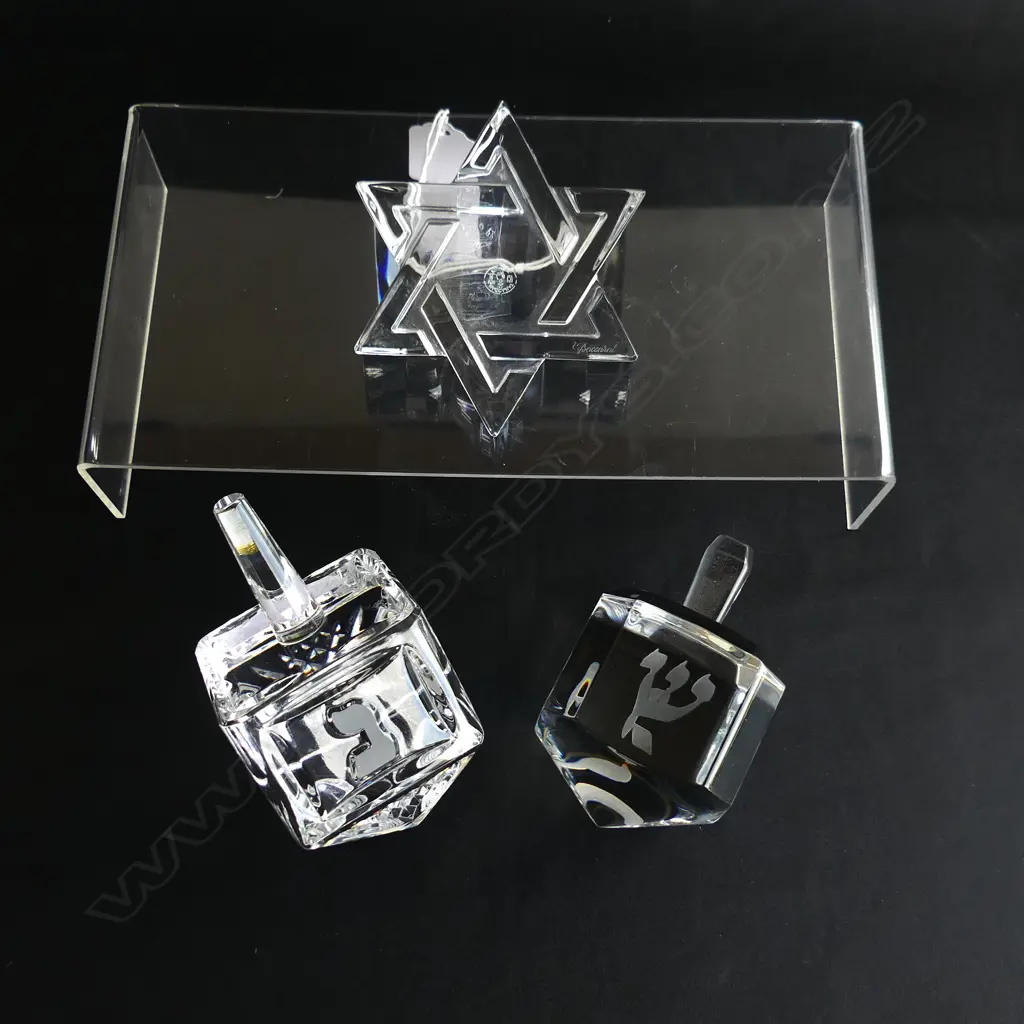 3 BACCARAT JEWISH PCES; 2 DREIDELS + STAR OF DAVID (CHIP) W.90mm Image 1++