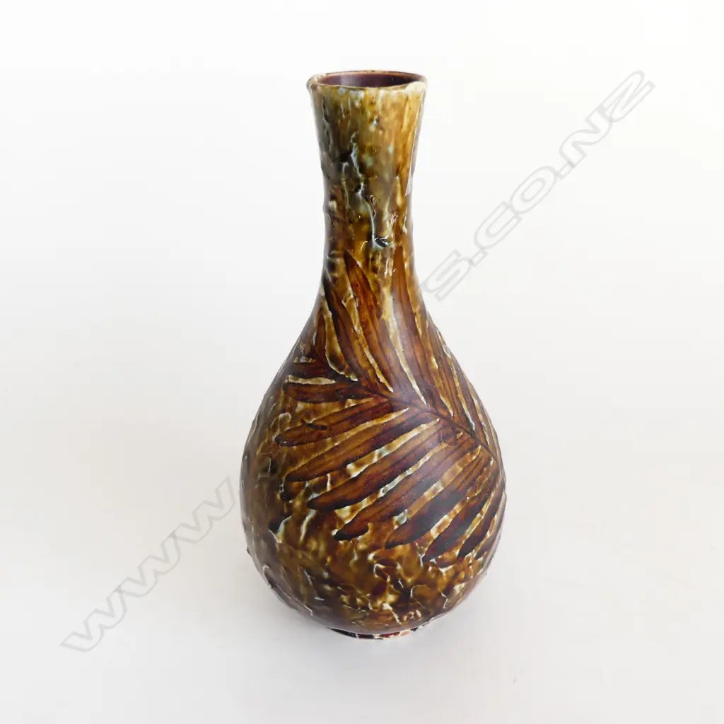 DOULTON LAMBETH VASE; LEAF GLAZE H.220mm Image 1++