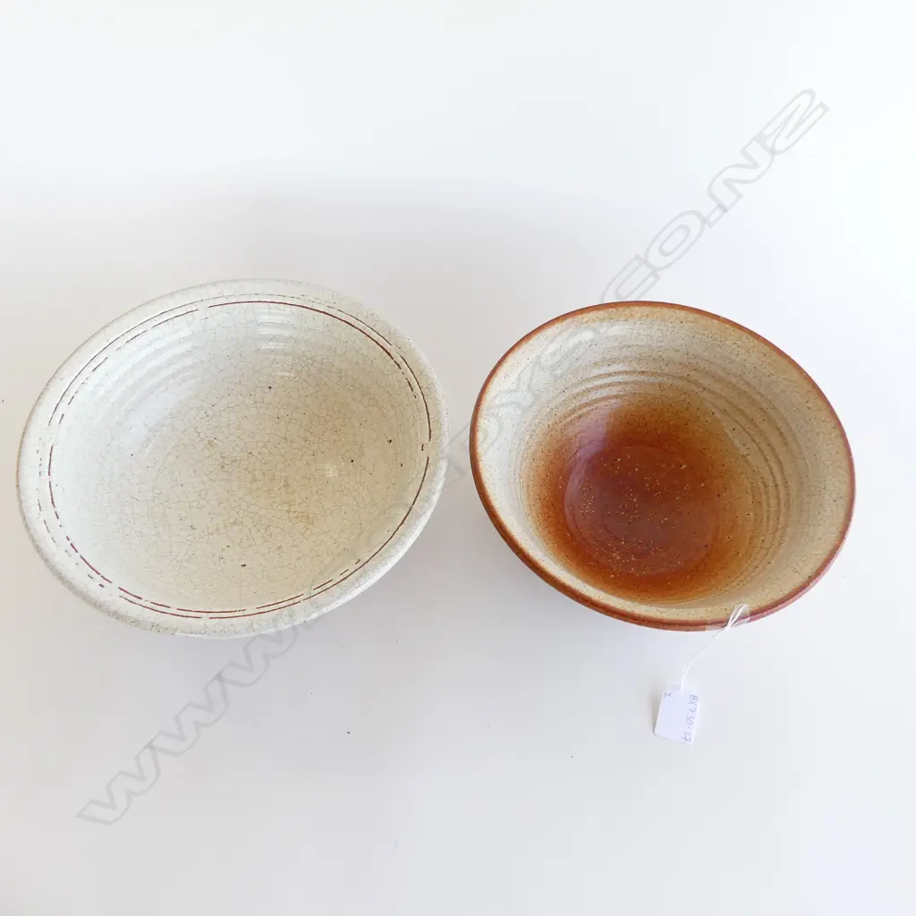 2 LG SHINO NZ STUDIO POTTERY BOWLS, DIA. 240, 260mm Image 1++