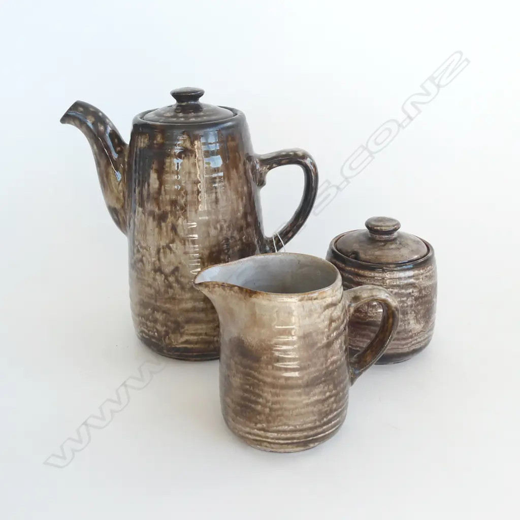MCCREDIE (NSW) 3 PCE POTTERY COFFEE SET, COFFEE POT, JUG & LIDDED SUGAR BOWL "MCCREDIE NSW' ETCHED TO BASES Image 1++