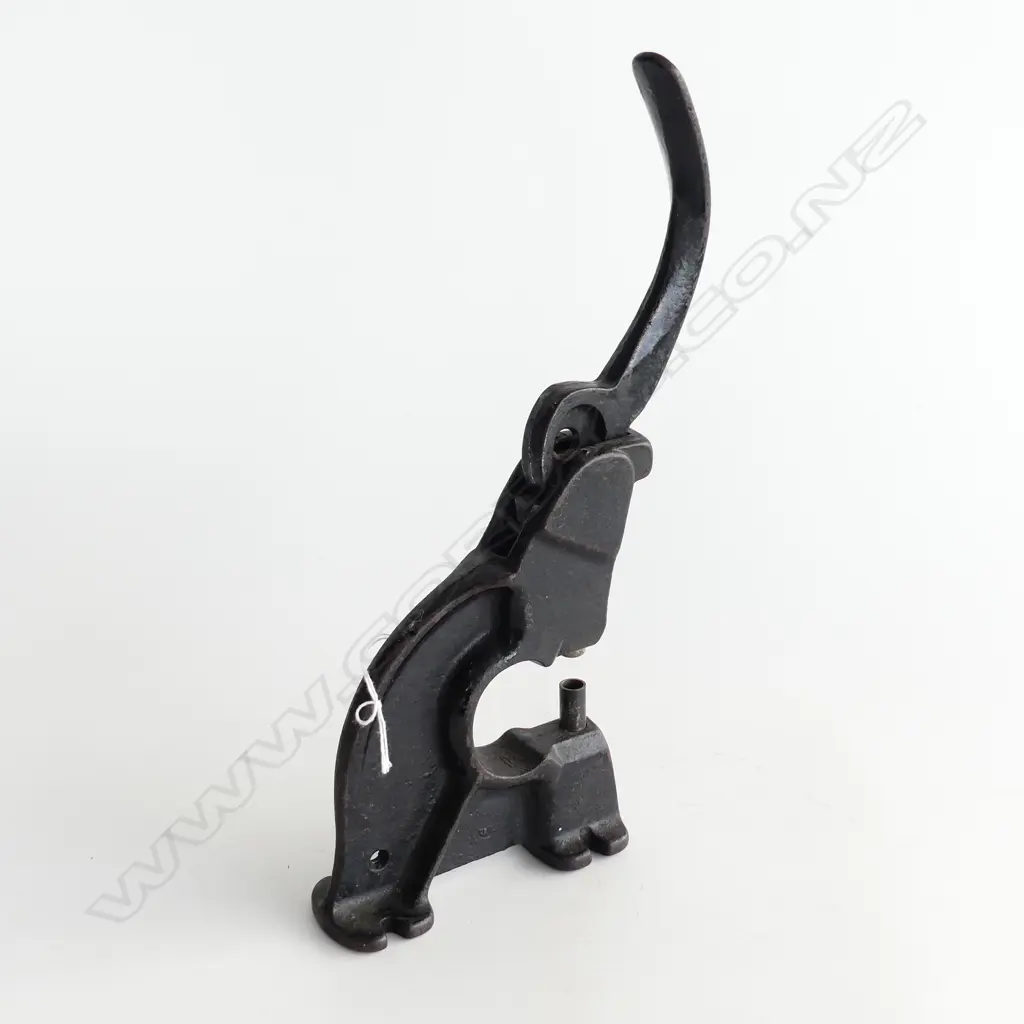 ANTIQUE CAST IRON LEATHER HOLE PUNCH FOR RIVETS, IMPRESSED MADE IN USA C. 1900 H. 300mm Image 1++
