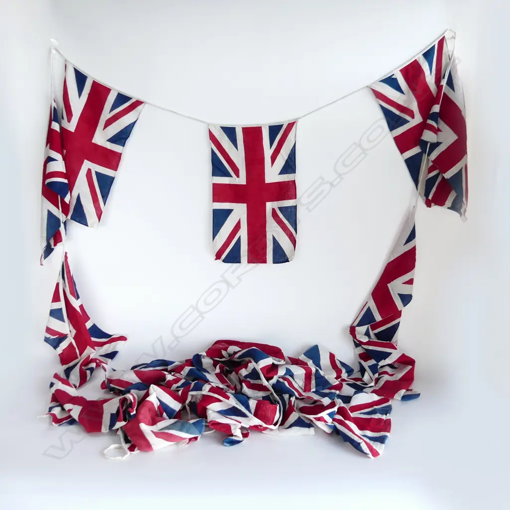 ORIGINAL 1953 UNION JACK BUNTING OF 20 FLAGS. Image 1++