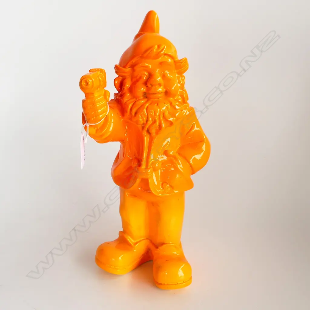 ORANGE RESIN GNOME w. GUN H.305mm Image 1++