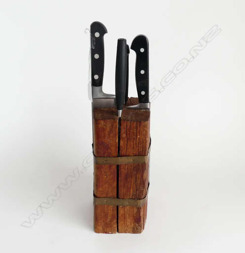 4 KITCHEN KNIVES IN RUSTIC WOODEN BLOCK H.400mm Image 1++