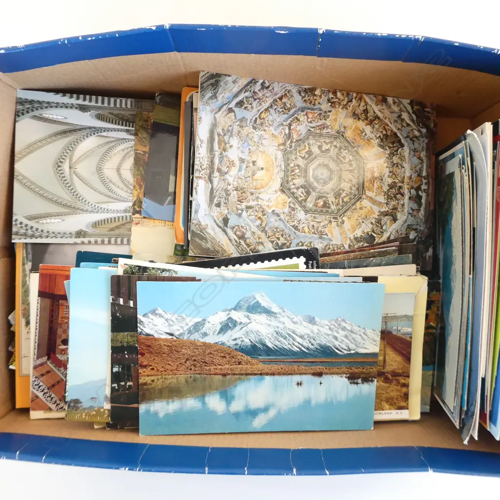 BOX ASST. NZ POSTCARDS Image 1++