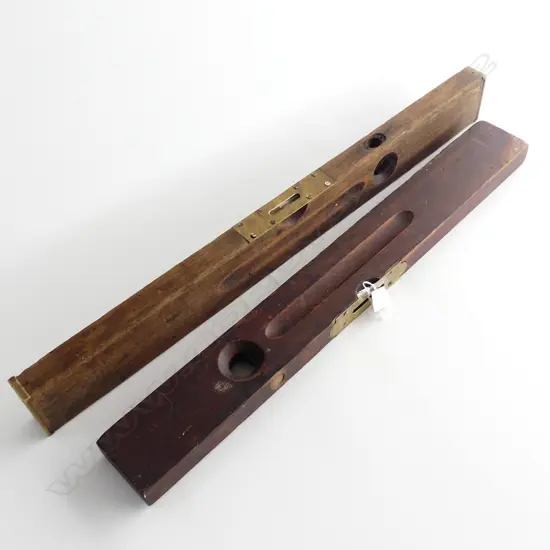 2 VINTAGE STANLEY LEVEL PLANES L.660 / 720mm (1 NO BEAD)