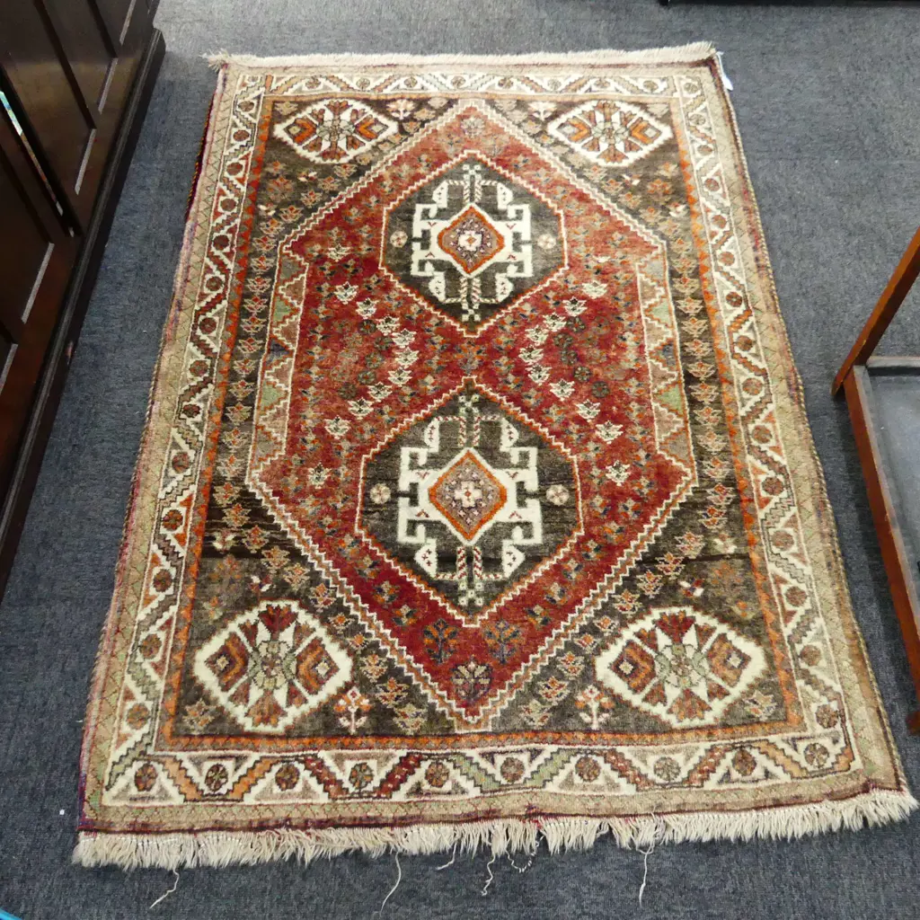 PERSIAN QASHGHAI RUG, 1650 X 1180mm (WITH CERT.) Image 1++
