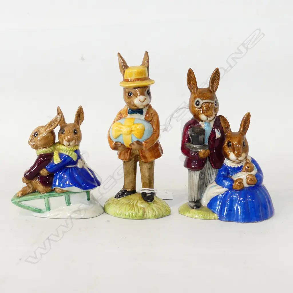 3 ROYAL DOULTON BUNNYKINS FIGURINES: FAMILY PHOTO, SLEIGH RIDE & EASTER PARADE Image 1++