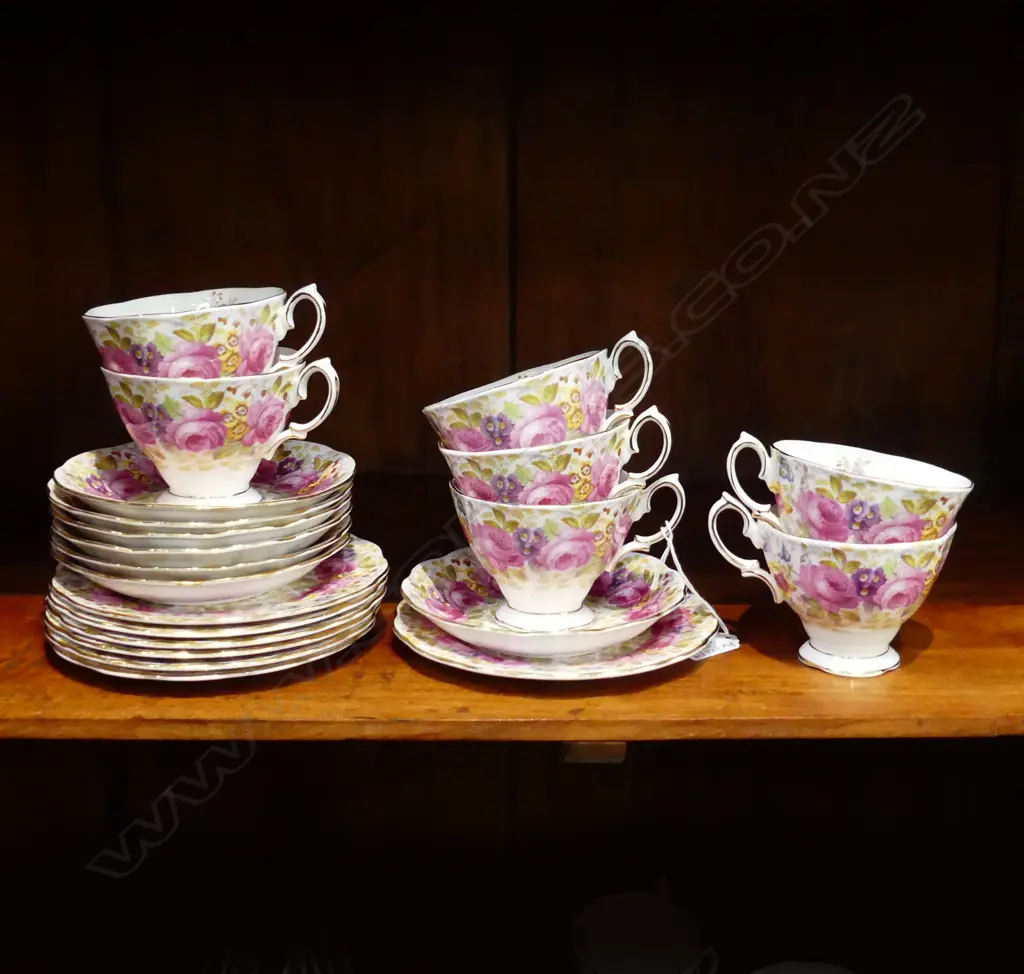 7 ROYAL ALBERT 'SERENA' TRIOS Image 1++