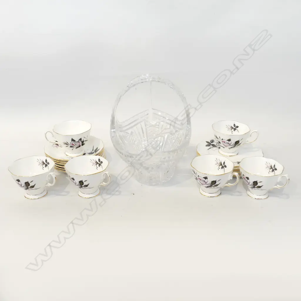 6 ROYAL ALBERT 'QUEEN'S MESSENGER' TRIOS + LG CRYSTAL BASKET W.250mm Image 1++