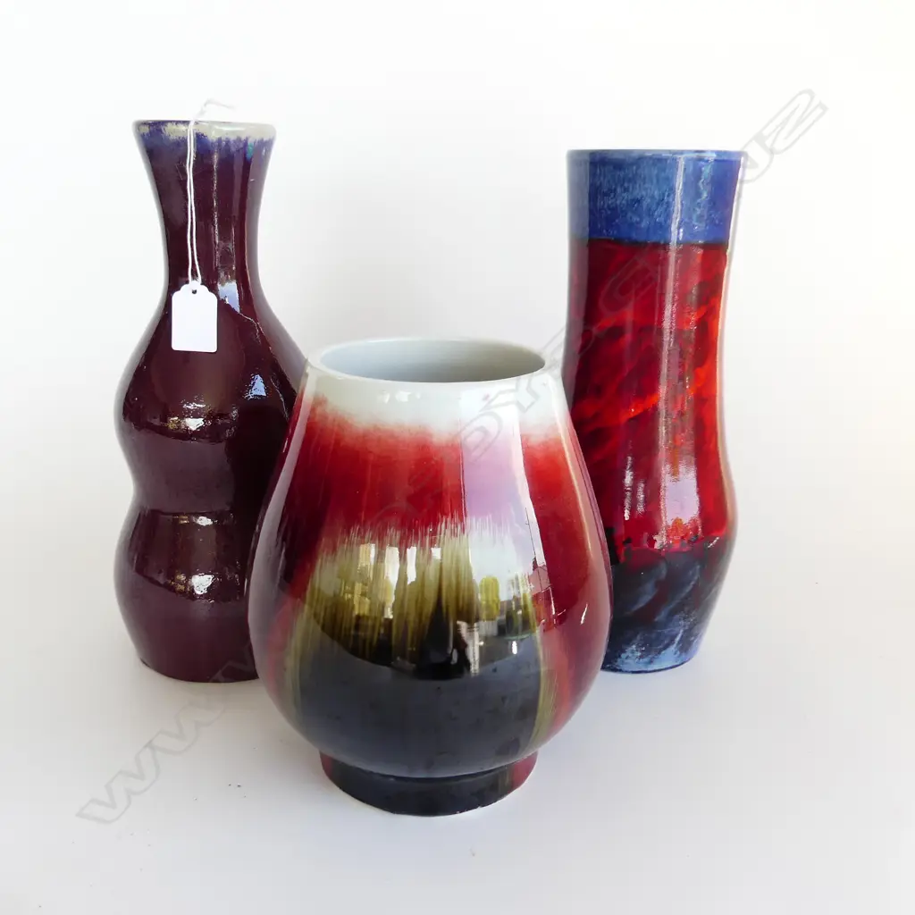 3 RED GLAZED VASES H.305mm Image 1++