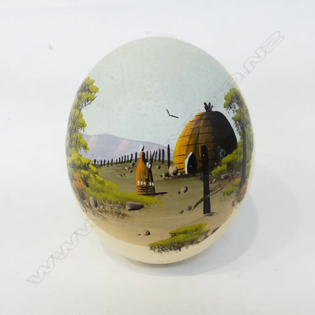 H/PAINTED OSTRICH EGG H.150mm Image 1++