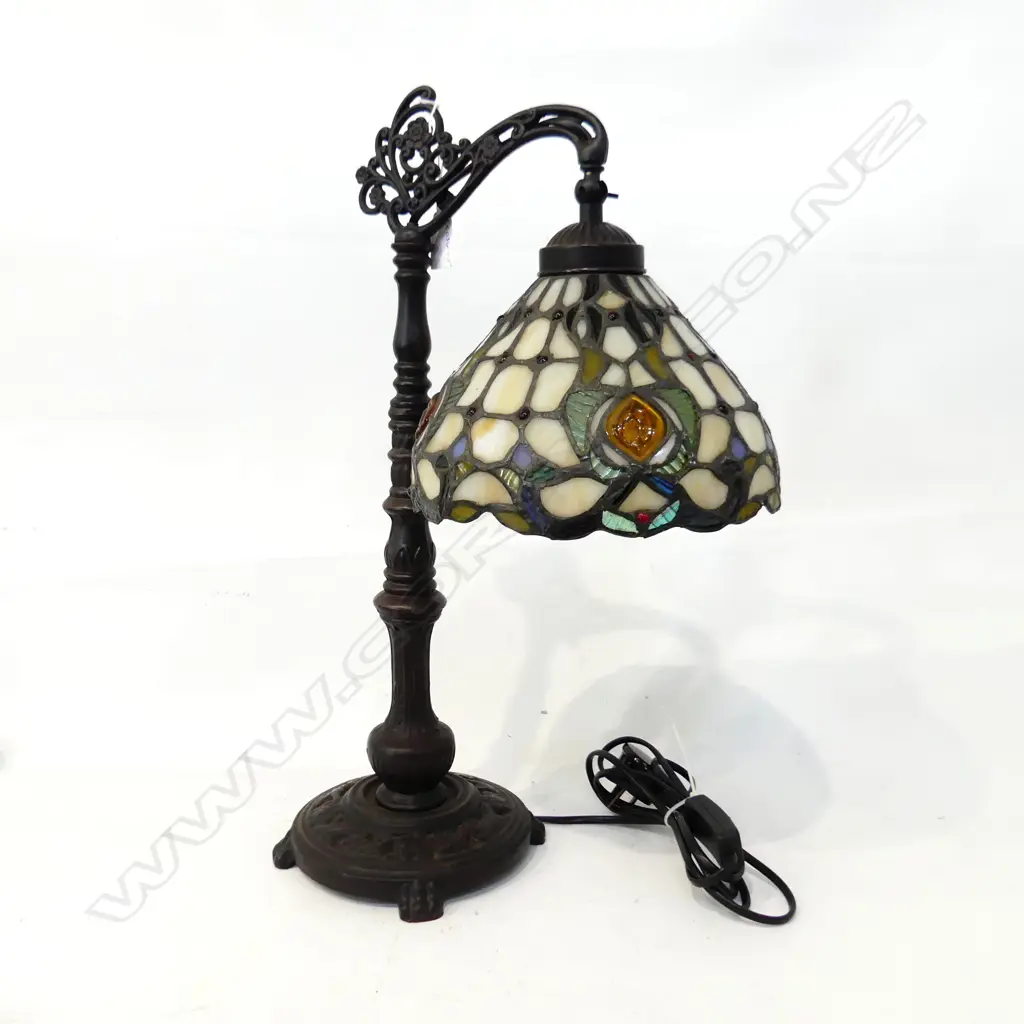 TIFFANY STYLE LEAD LIGHT TABLE LAMP H430mm Image 1++