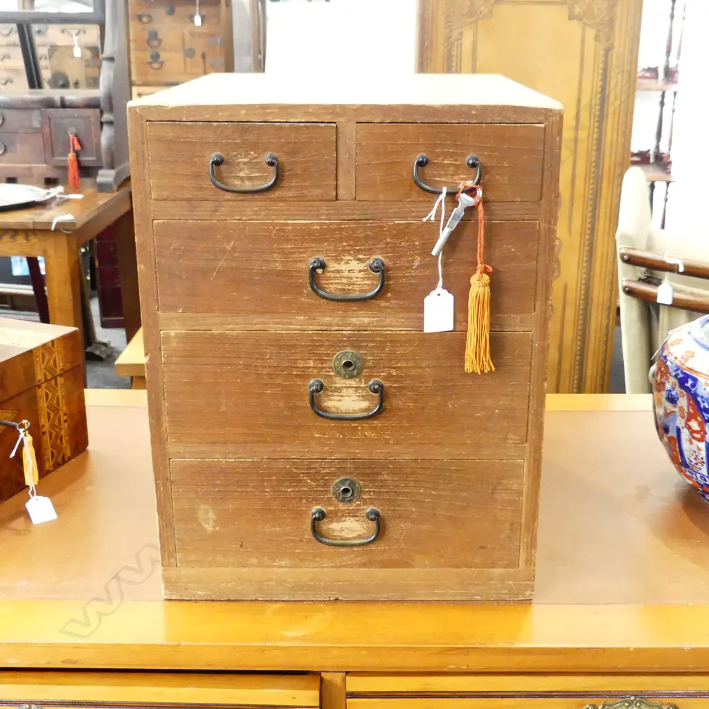 OLD JAPANESE small TANSU COLLECTORS/BEDSIDE CABINET 4 drawer w key H.435mm.. Image 1++
