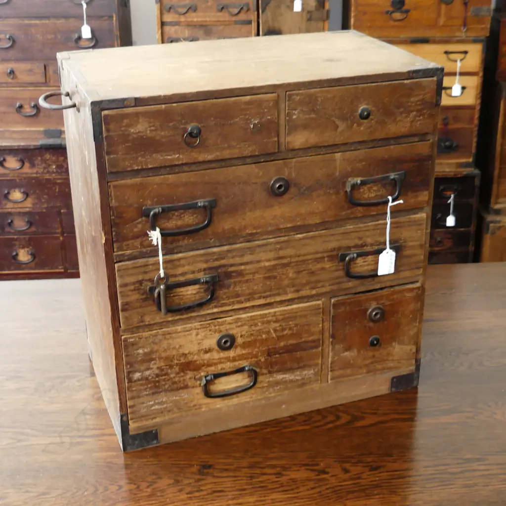 OLD JAPANESE small TANSU COLLECTORS/BEDSIDE CABINET 6 drawer w key H.485mm. Image 1++
