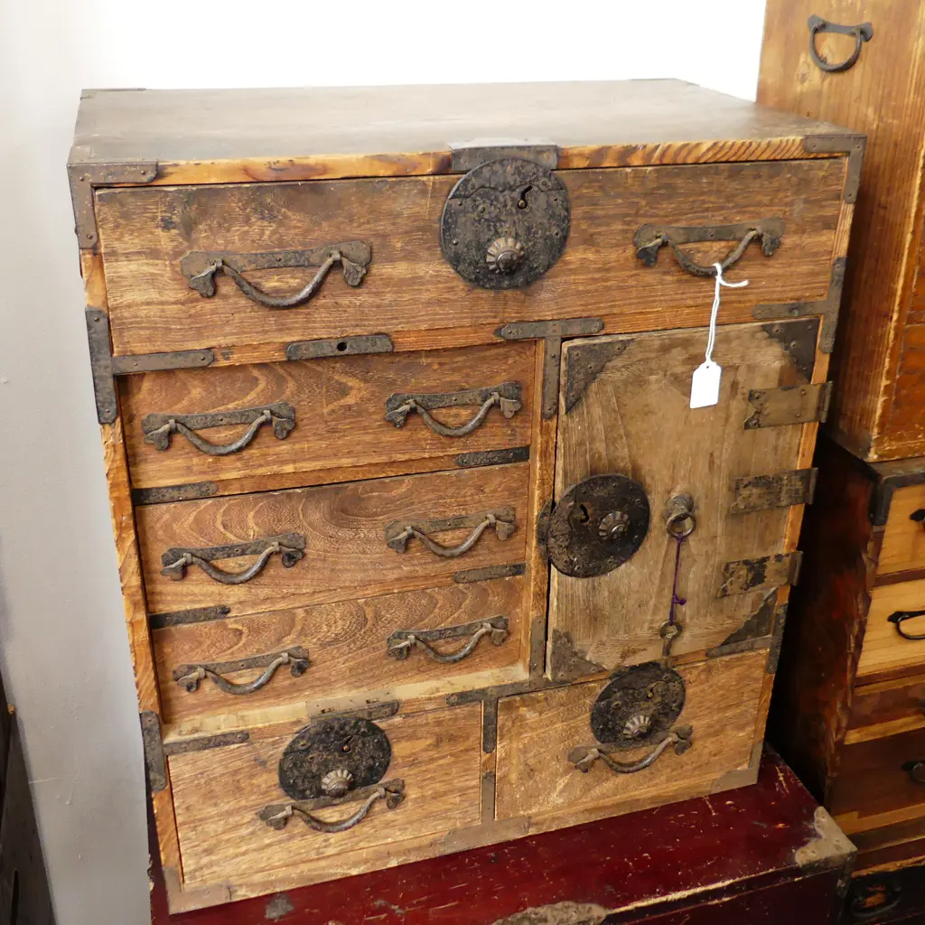 OLD JAPANESE small TANSU COLLECTORS/BEDSIDE CABINET 9 drawer 1 door w key H.605mm. Image 1++