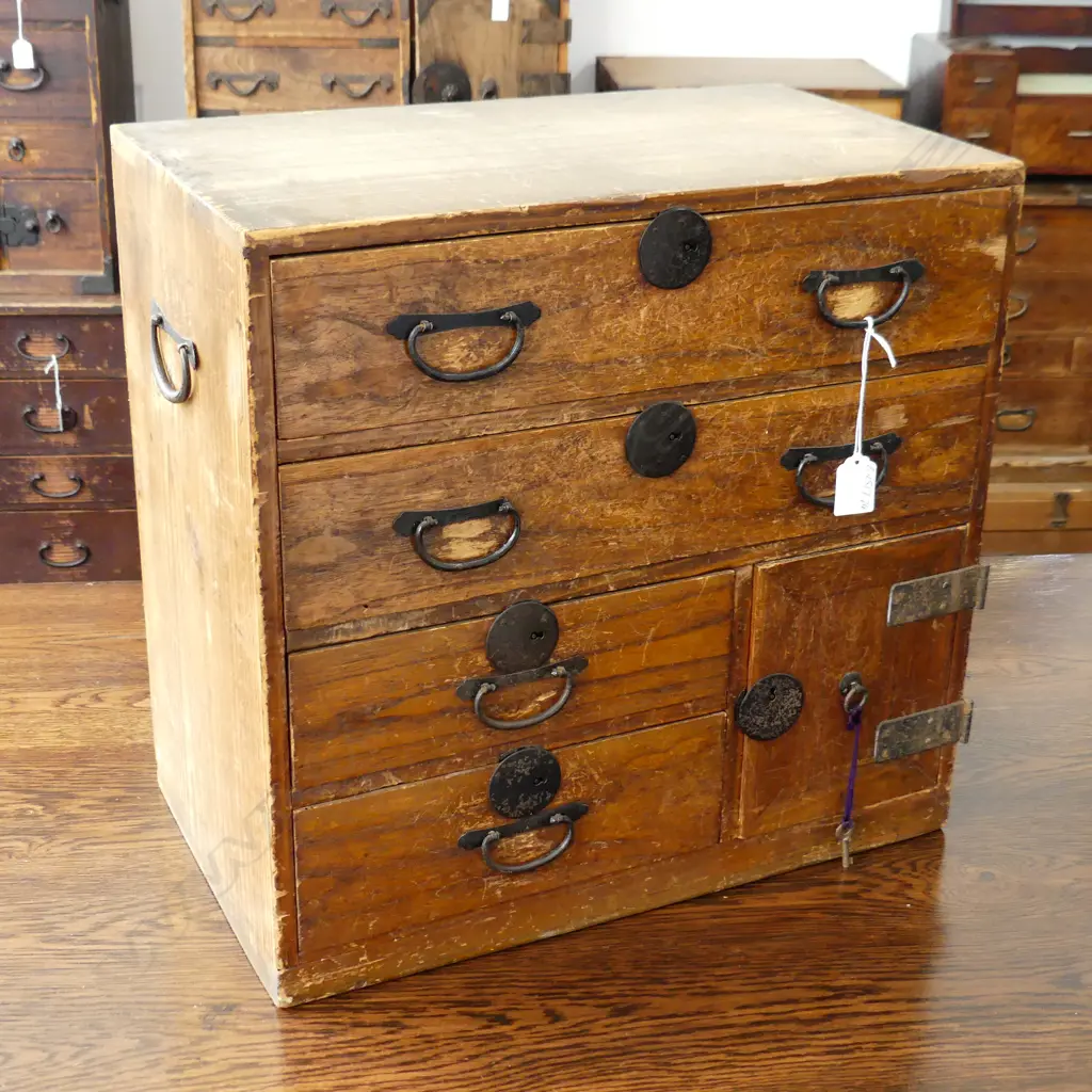 OLD JAPANESE small TANSU COLLECTORS/BEDSIDE CABINET 6 drawer 1 door w keyH.440mm. Image 1++