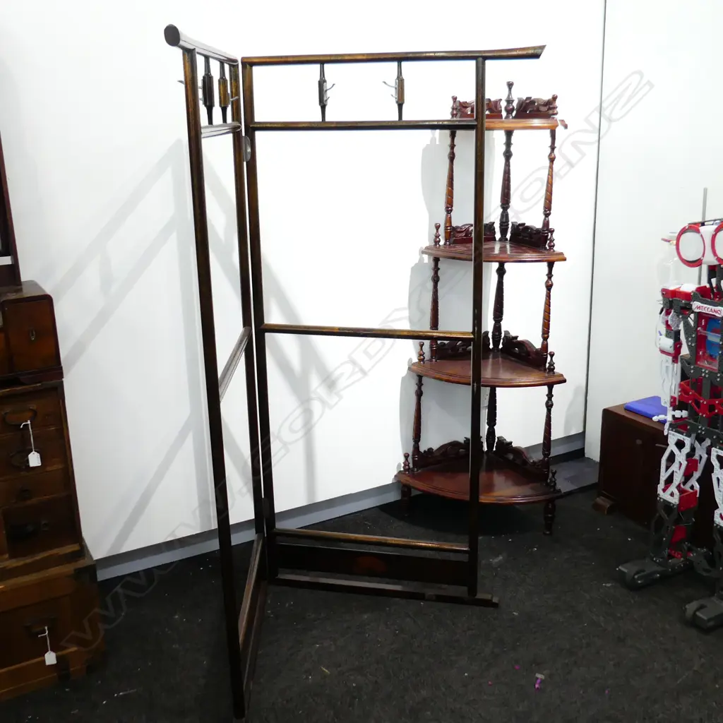 old Japanese KIMONO STAND ‘IKO’ speckled gold lacquer Image 1++