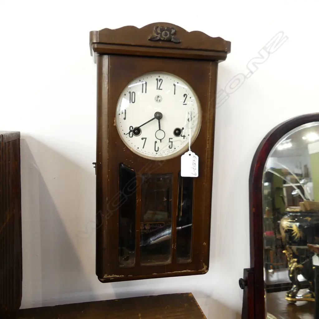 AICHI PENDULUM CLOCK WORKING W/KEY H380 Image 1++