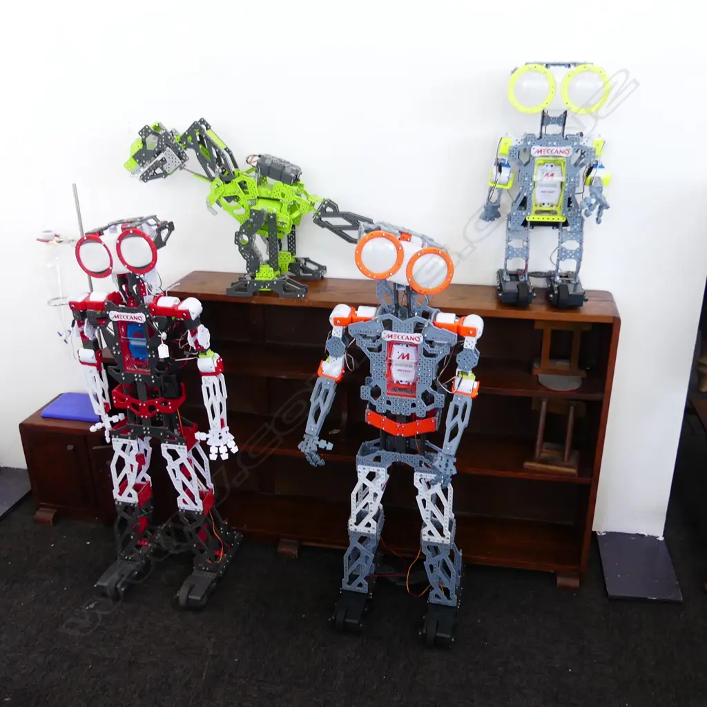 4 MECCANO ROBOTS – WORKING [TALLEST 1100MM] Image 1++