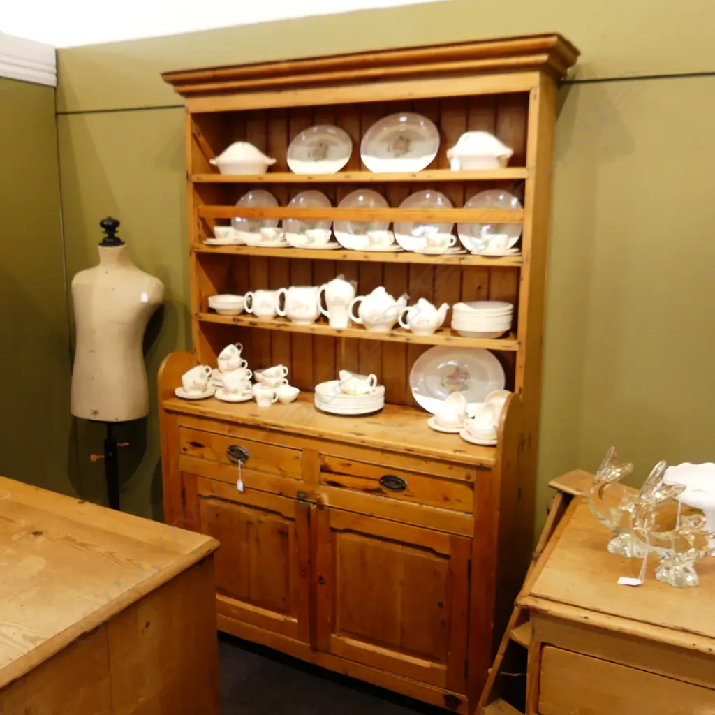 LG ANTIQUE PINE KITCHEN DRESSER 1470x550x2200mm Image 1++