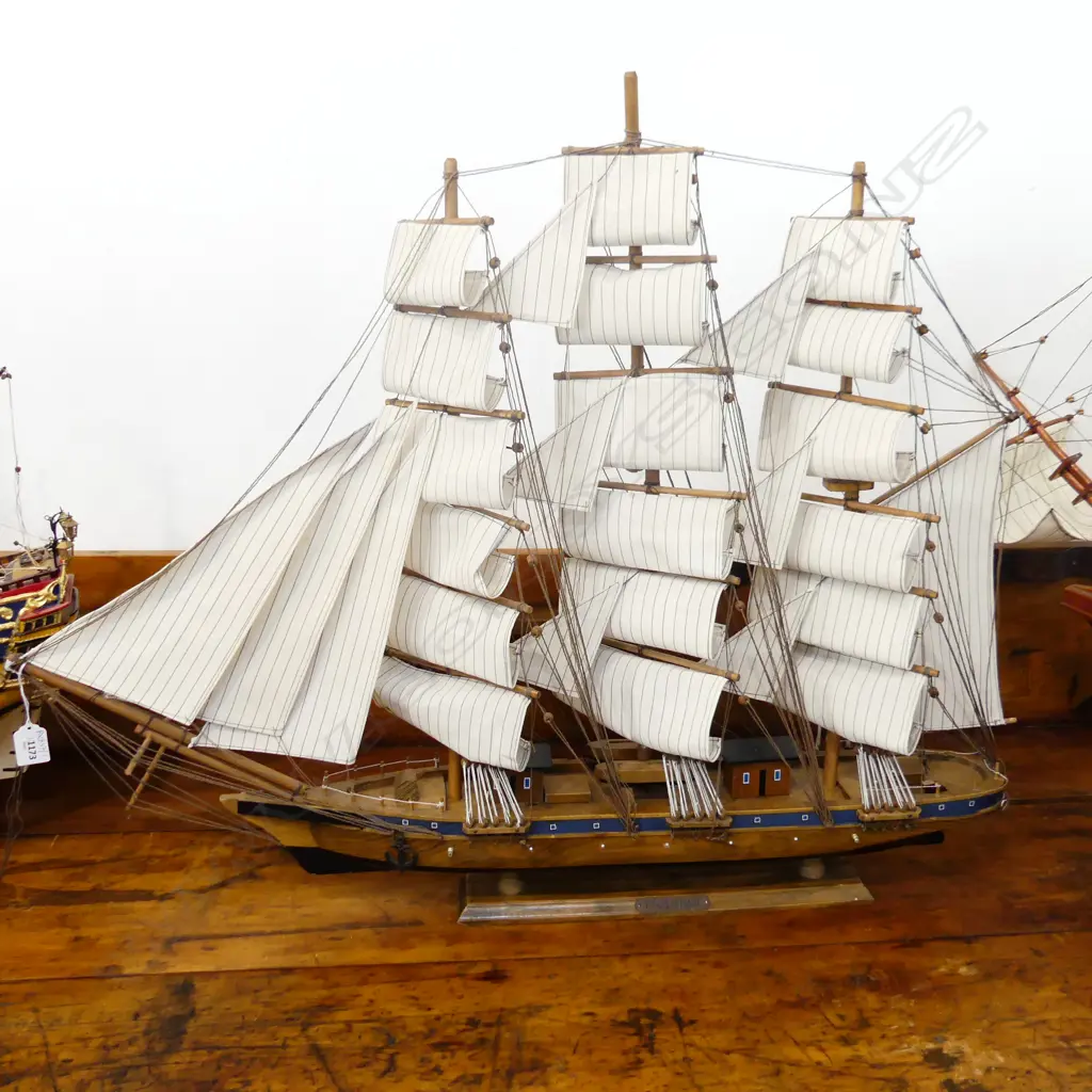 LG MODEL SAIL BOAT 'CHALUTIER' W.870 H.700mm Image 1++