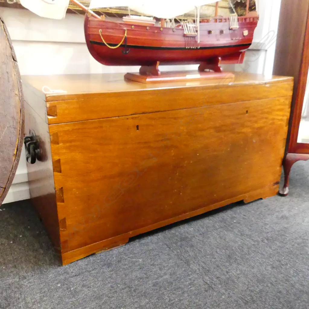 LG WOODEN CHEST 1100x510x580mm Image 1++