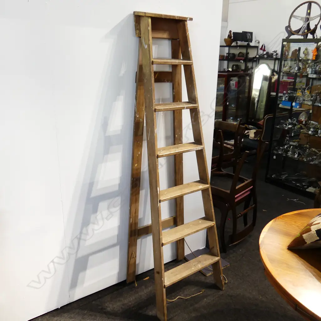 TALL WOODEN LADDER H.1760mm Image 1++