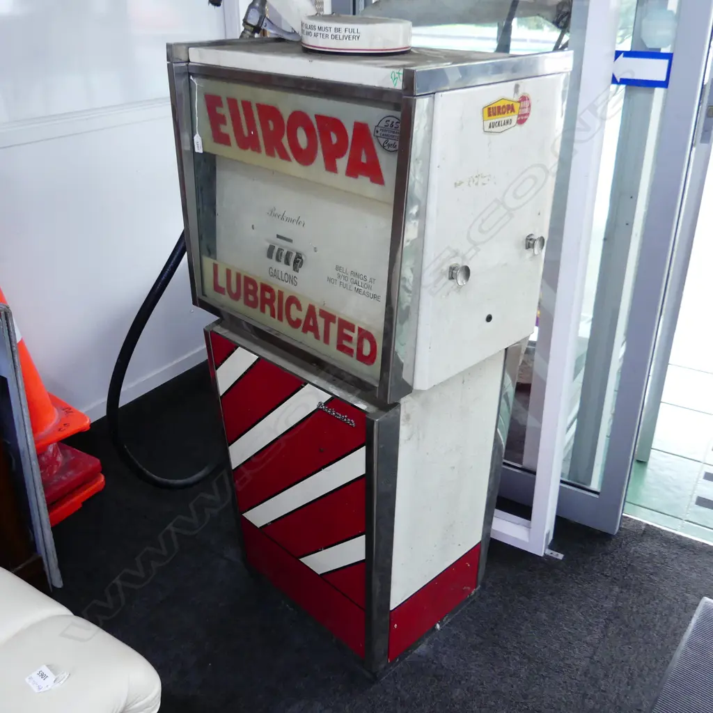 EUROPA CIRCA 1960S PETROL PUMP & HOSE 750x460x1580mm... Image 1++