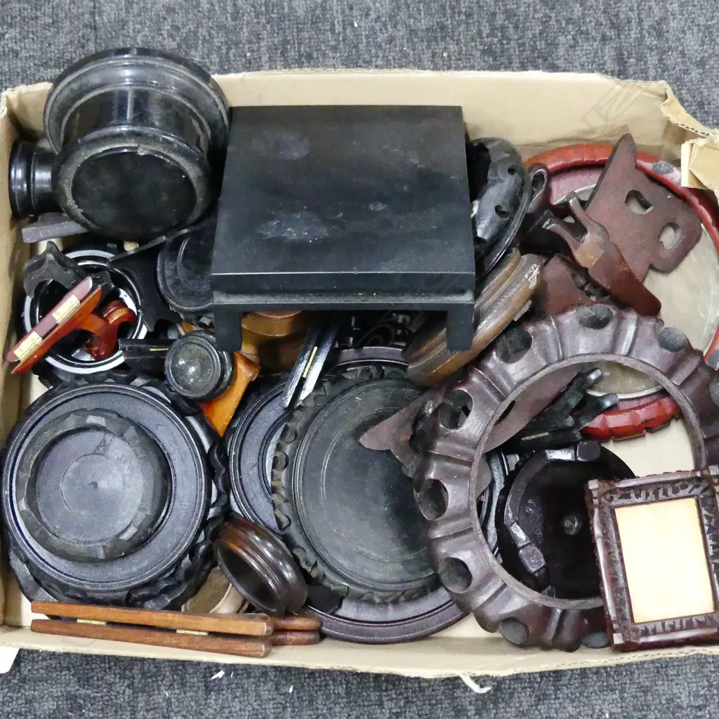 BOX OF ORIENTAL WOODEN STANDS  Image 1++