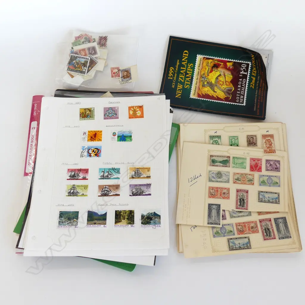 COLLECTION ASST. STAMPS MOSTLY NZ Image 1++