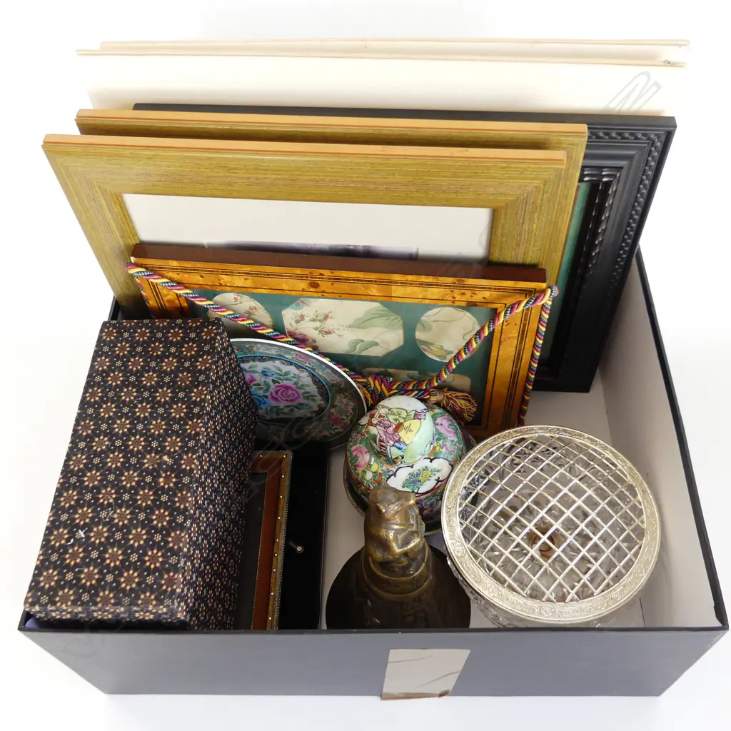 BOX LOT PHOTO FRAMES, ORIENTAL CHINA, ARTWORKS ETC Image 1++