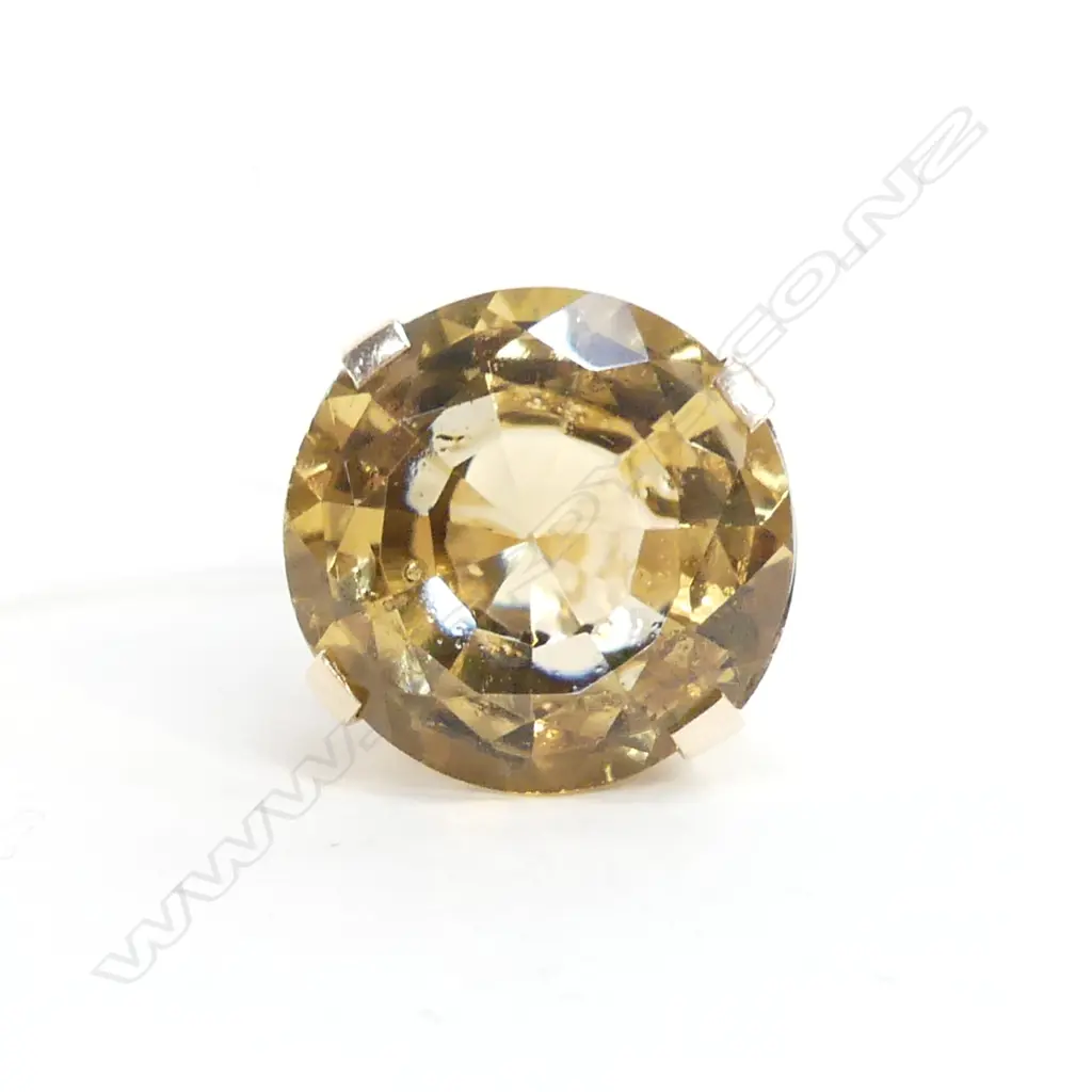 9CT GOLD & CITRINE SUBSTANTIAL RETRO DRESS RING. 24.3gms. Image 1++