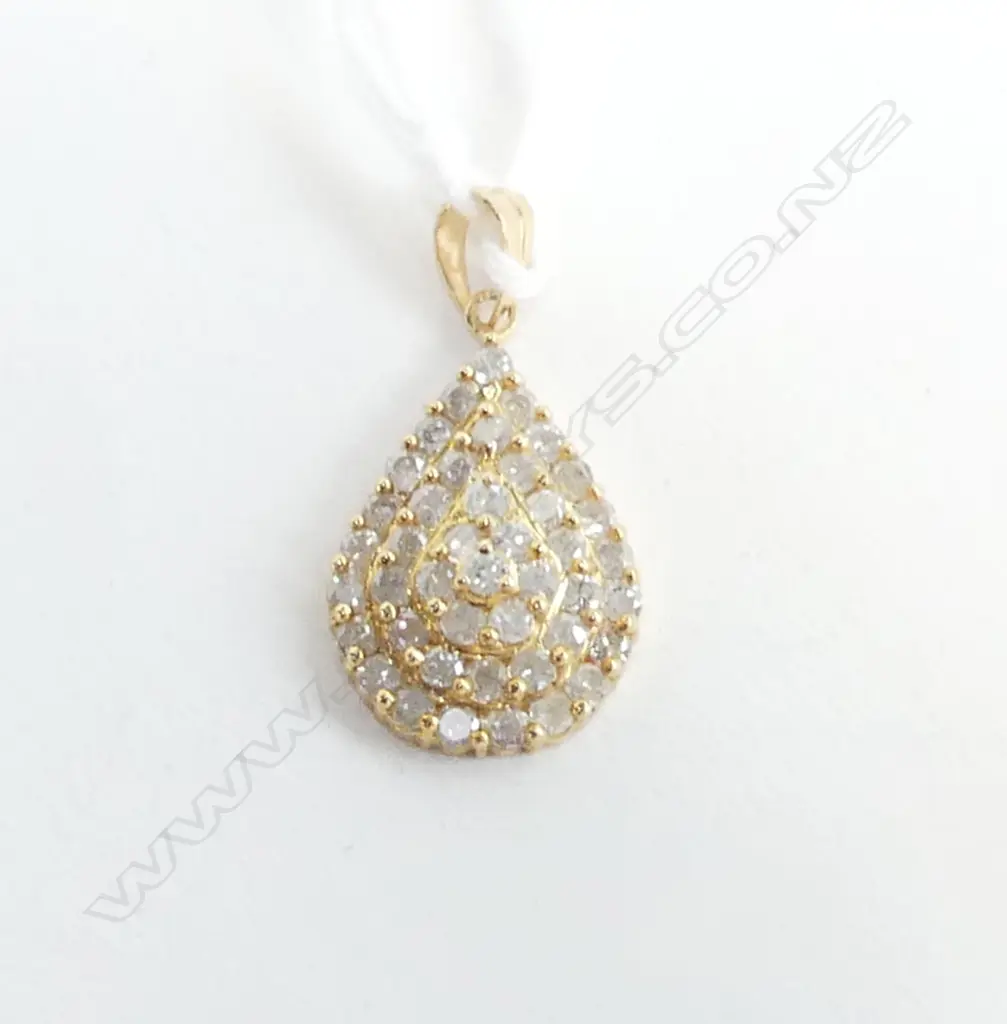 18CT DIAMOND SET TEAR DROP PENDANT, 2.21GMS Image 1++