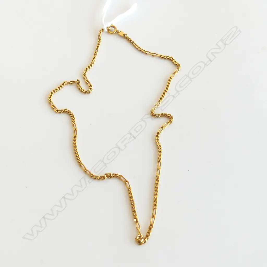 14/15ct GOLD CHAIN. L.38mm.  4.67GMS Image 1++
