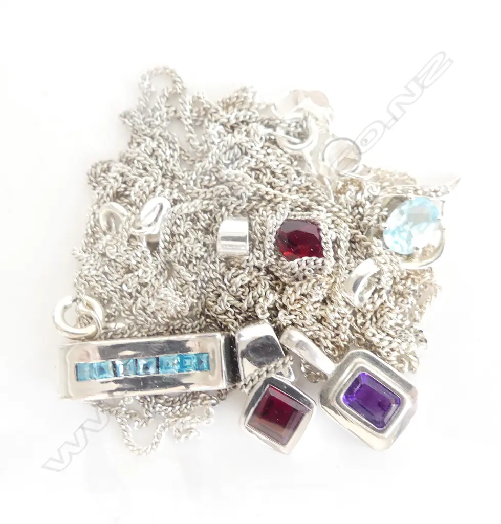 5 925 SILVER NECKLACES 17.3 GRAMS Image 1++
