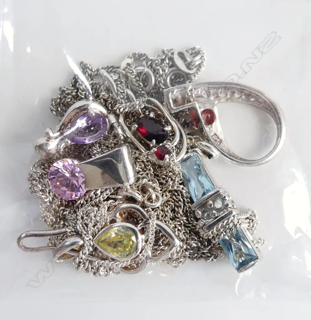 6 925 SILVER NECKLACES 22.3 GRAMS Image 1++