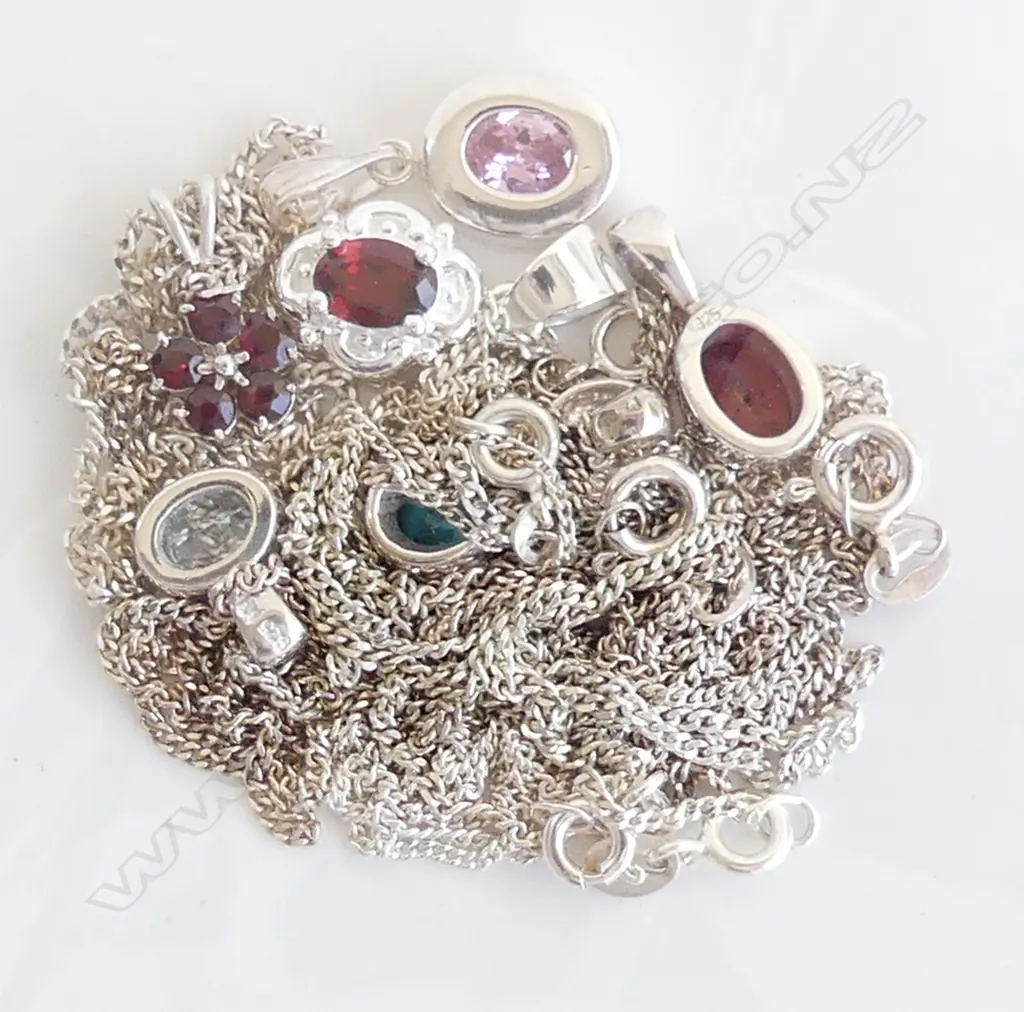 6 925 SILVER NECKLACES 20.6 GRAMS Image 1++